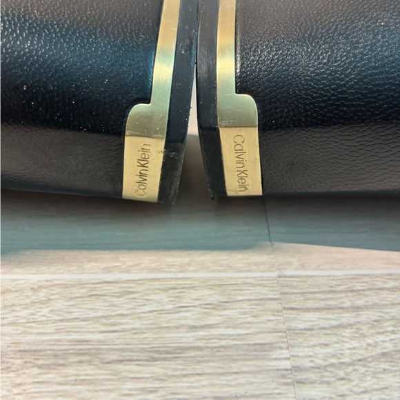 Calvin Klein's nita pumps with metallic signature plates at the heels - Picture 5 of 7